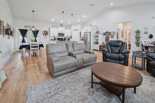 181 SW 24TH AVENUE, Trenton, FL 32693