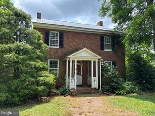 560 BASEHOAR ROTH RD, Littlestown, PA 17340