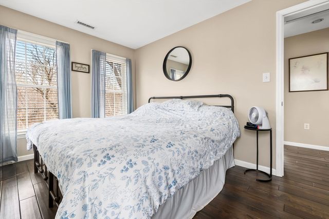 98 Poplar 2, Danvers, MA 01923