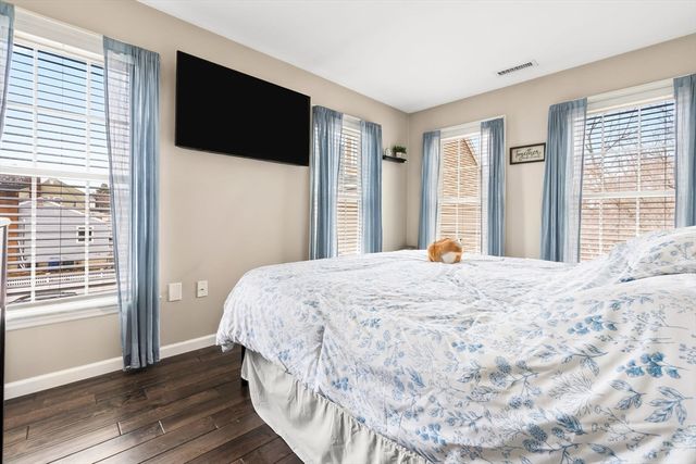 98 Poplar 2, Danvers, MA 01923