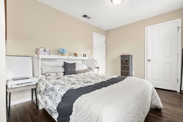 98 Poplar 2, Danvers, MA 01923