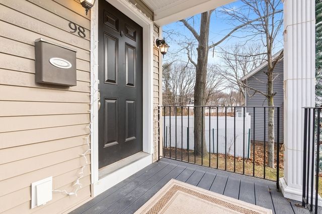 98 Poplar 2, Danvers, MA 01923