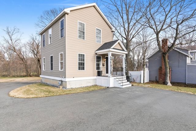98 Poplar 2, Danvers, MA 01923