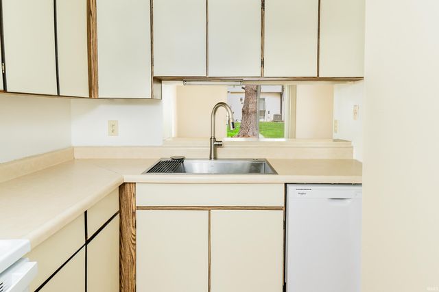 2484 S Brittany Lane, Bloomington, IN 47401