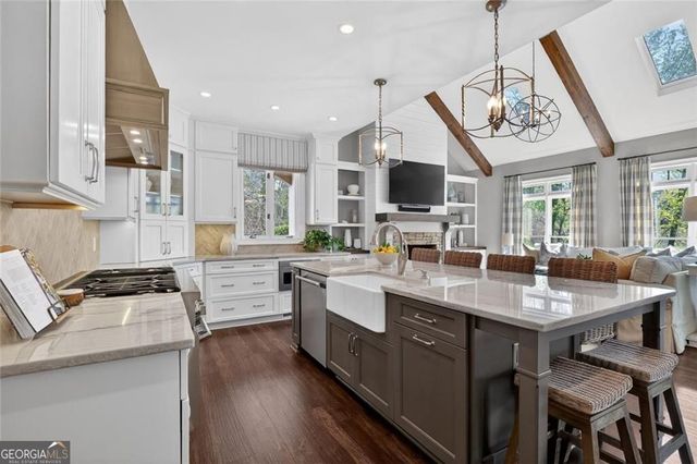 360 Falls Point Trail, Johns Creek, GA 30022
