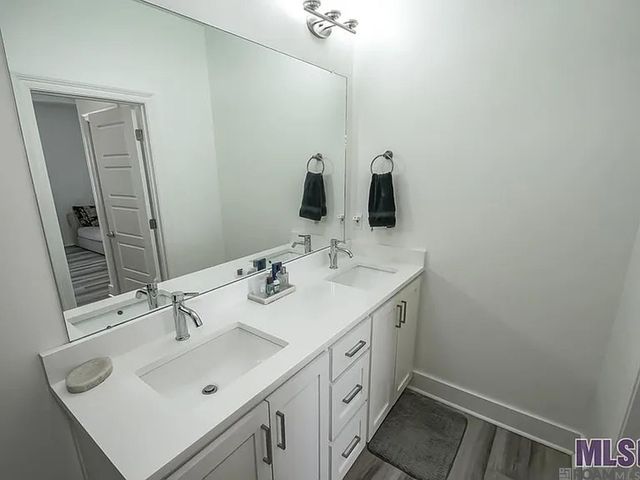 9855 Red Stick Crossing Ave, Baton Rouge, LA 70815