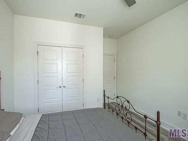 9855 Red Stick Crossing Ave, Baton Rouge, LA 70815
