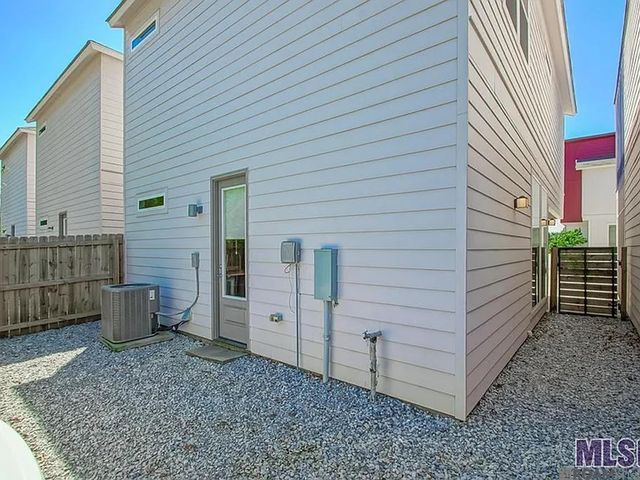 9855 Red Stick Crossing Ave, Baton Rouge, LA 70815