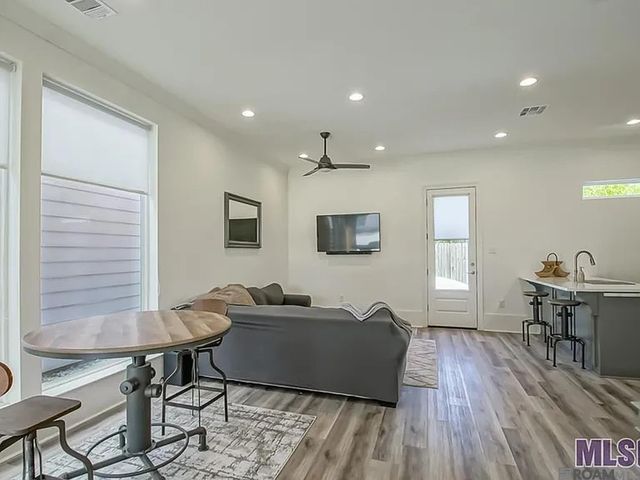 9855 Red Stick Crossing Ave, Baton Rouge, LA 70815