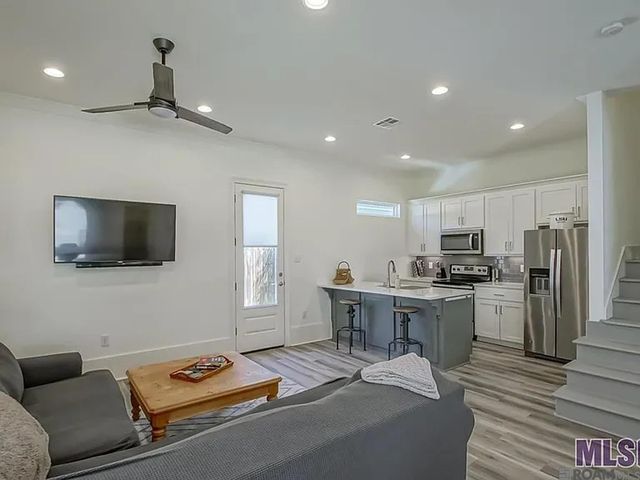 9855 Red Stick Crossing Ave, Baton Rouge, LA 70815