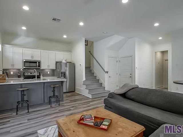 9855 Red Stick Crossing Ave, Baton Rouge, LA 70815