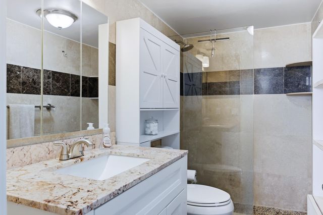 5600 N Flagler Drive Unit 910, West Palm Beach, FL 33407