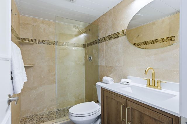 5600 N Flagler Drive Unit 910, West Palm Beach, FL 33407