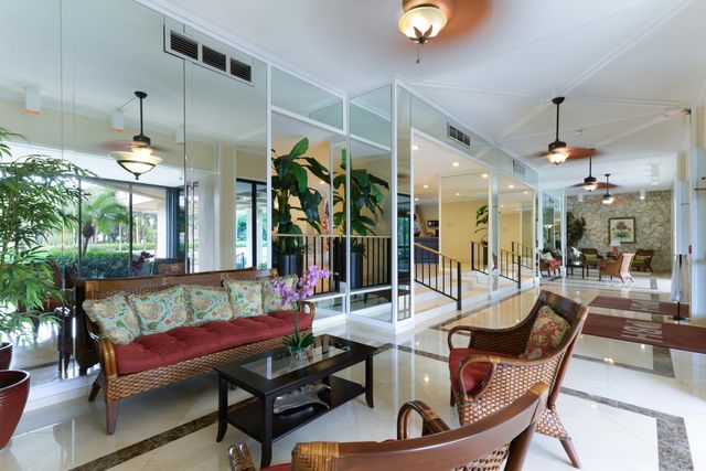 5600 N Flagler Drive Unit 910, West Palm Beach, FL 33407