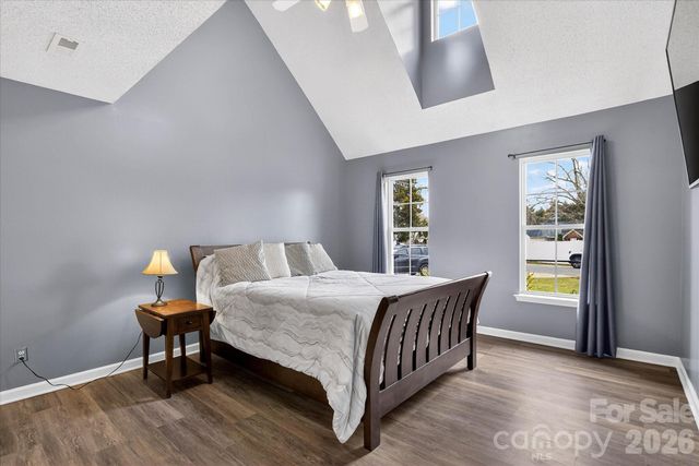 6107 Colchester Lane, Matthews, NC 28104