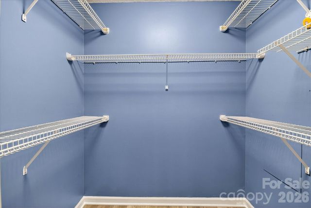 6107 Colchester Lane, Matthews, NC 28104