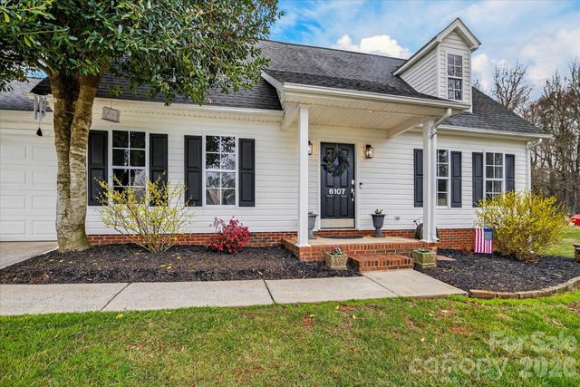 6107 Colchester Lane, Matthews, NC 28104