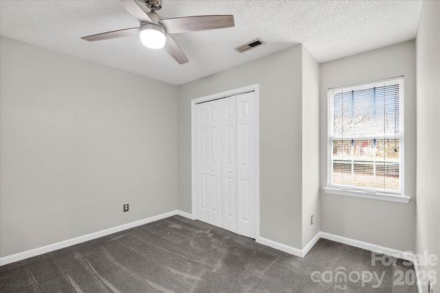 6107 Colchester Lane, Matthews, NC 28104