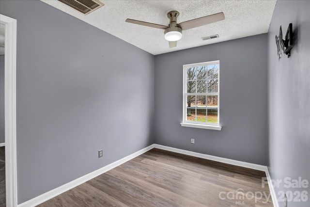 6107 Colchester Lane, Matthews, NC 28104