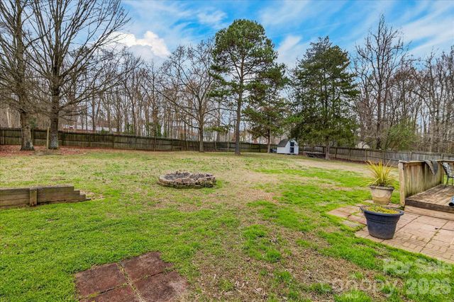 6107 Colchester Lane, Matthews, NC 28104