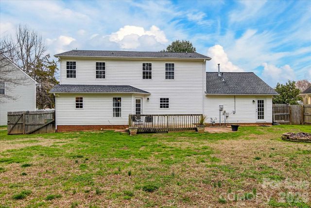 6107 Colchester Lane, Matthews, NC 28104