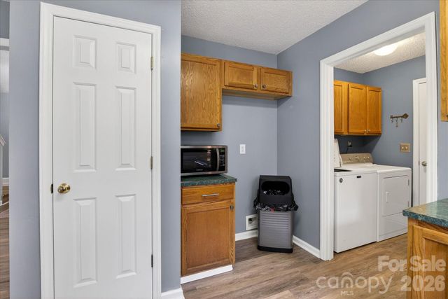 6107 Colchester Lane, Matthews, NC 28104