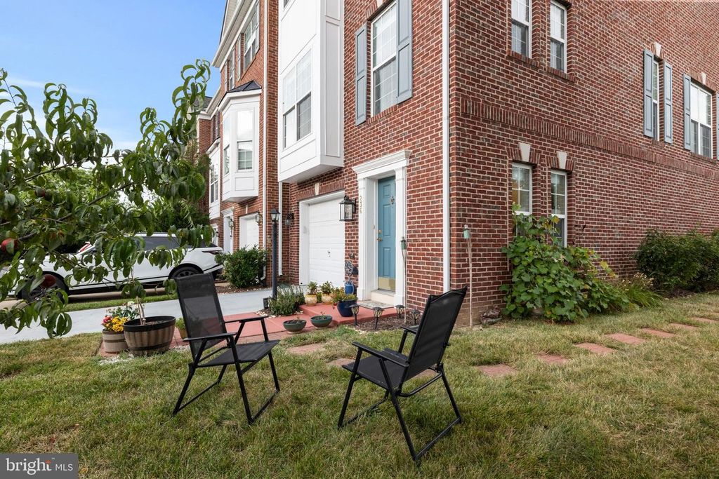 236 HAWKS VIEW SQ SE, Leesburg, VA 20175