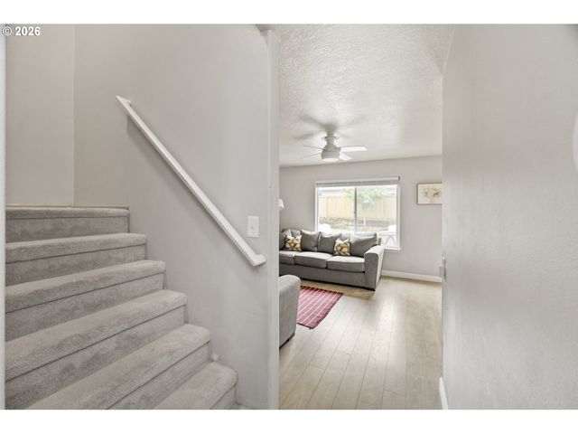 15006 Se SIEBEN CREEK Dr, Clackamas, OR 97015