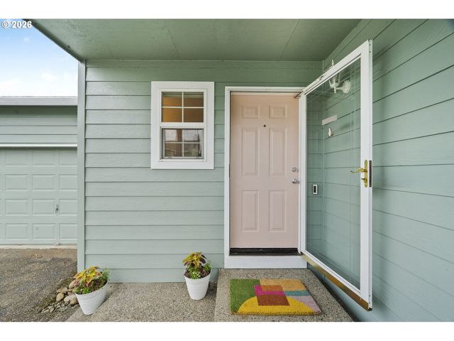 15006 Se SIEBEN CREEK Dr, Clackamas, OR 97015