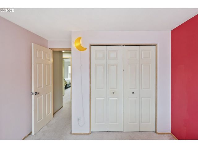 15006 Se SIEBEN CREEK Dr, Clackamas, OR 97015
