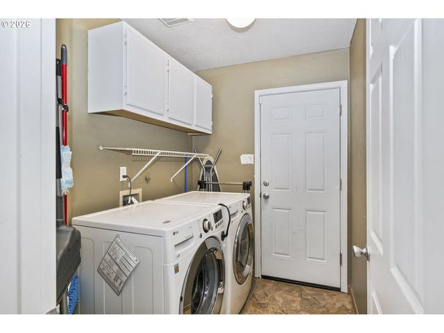 15006 Se SIEBEN CREEK Dr, Clackamas, OR 97015