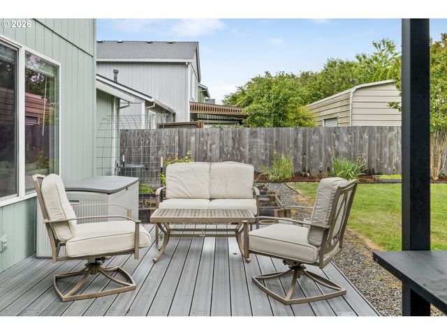 15006 Se SIEBEN CREEK Dr, Clackamas, OR 97015