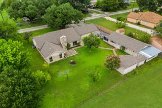 204 E Eckhart Ave, Thrall, TX 76578