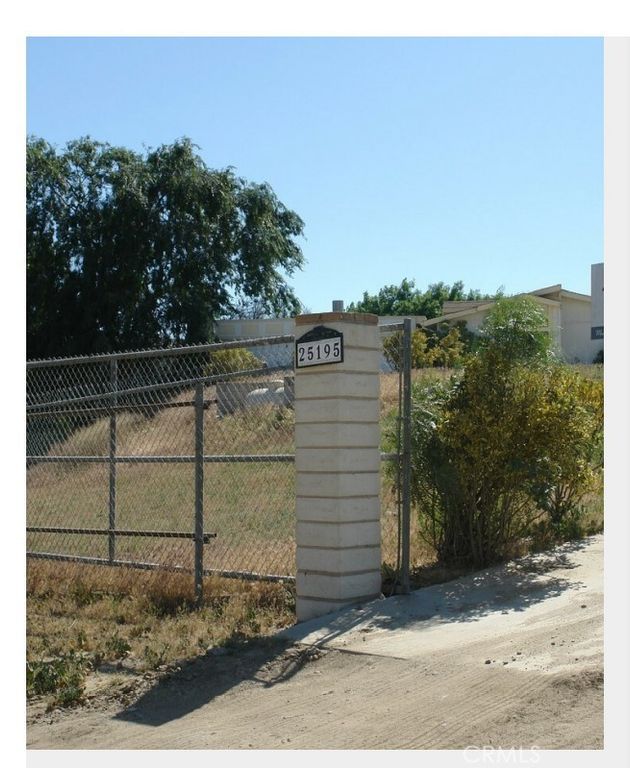 Image 1 of property listing at 25195 Jackson Avenue, Murrieta, CA 92562