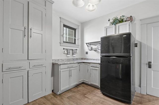 637 E 10th Ave, Tarentum, PA 15084