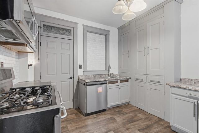 637 E 10th Ave, Tarentum, PA 15084