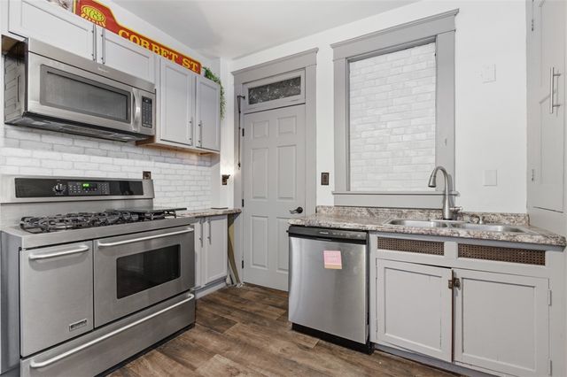 637 E 10th Ave, Tarentum, PA 15084