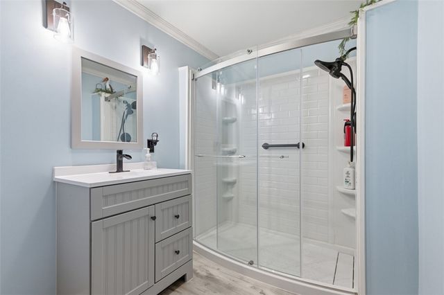 637 E 10th Ave, Tarentum, PA 15084