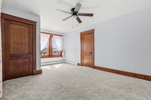 637 E 10th Ave, Tarentum, PA 15084