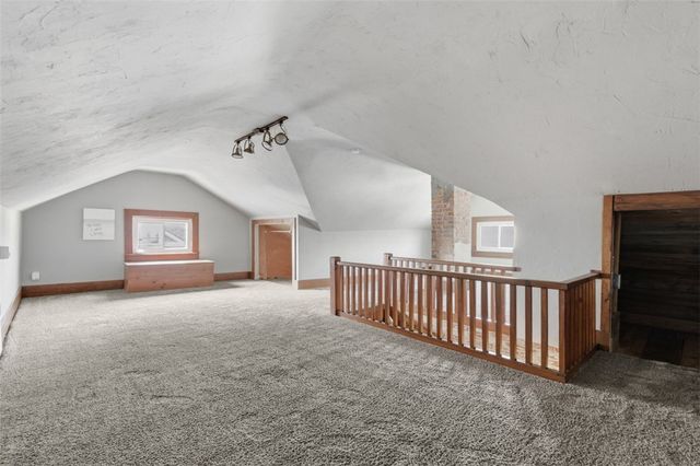 637 E 10th Ave, Tarentum, PA 15084