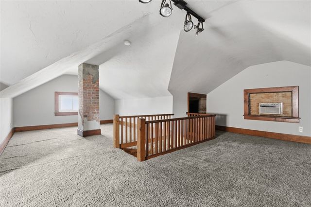 637 E 10th Ave, Tarentum, PA 15084