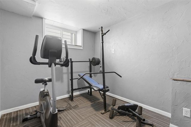 637 E 10th Ave, Tarentum, PA 15084