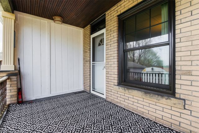 637 E 10th Ave, Tarentum, PA 15084