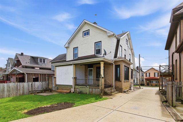 637 E 10th Ave, Tarentum, PA 15084