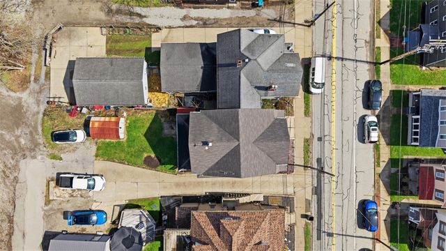 637 E 10th Ave, Tarentum, PA 15084