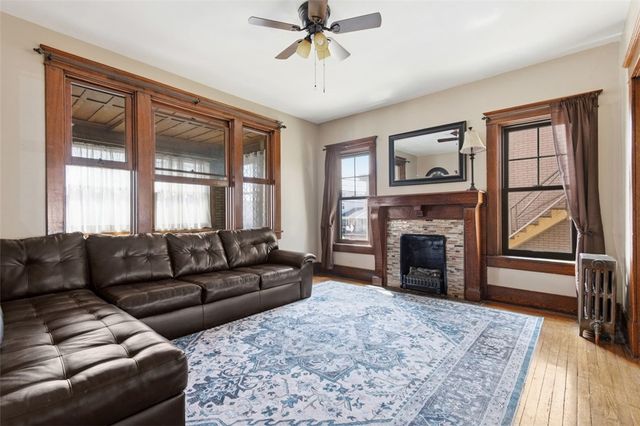 637 E 10th Ave, Tarentum, PA 15084