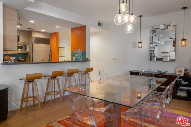 718 N Croft Avenue 102, Los Angeles, CA 90069