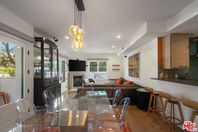 718 N Croft Avenue 102, Los Angeles, CA 90069