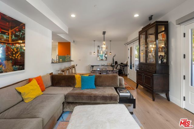 718 N Croft Avenue 102, Los Angeles, CA 90069