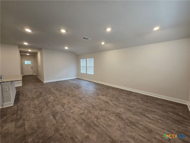 1420 Parkwood, Seguin, TX 78155